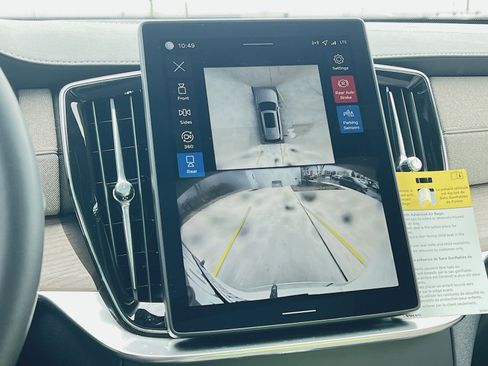 New 2026 Volvo XC90 B6 Plus w/ Protection Package Premier image 19