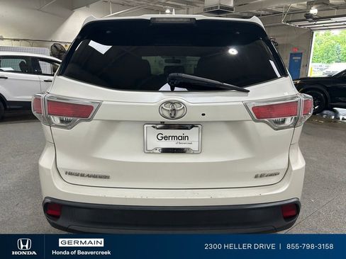 Used 2016 Toyota Highlander Plus AWD/4WD image 7