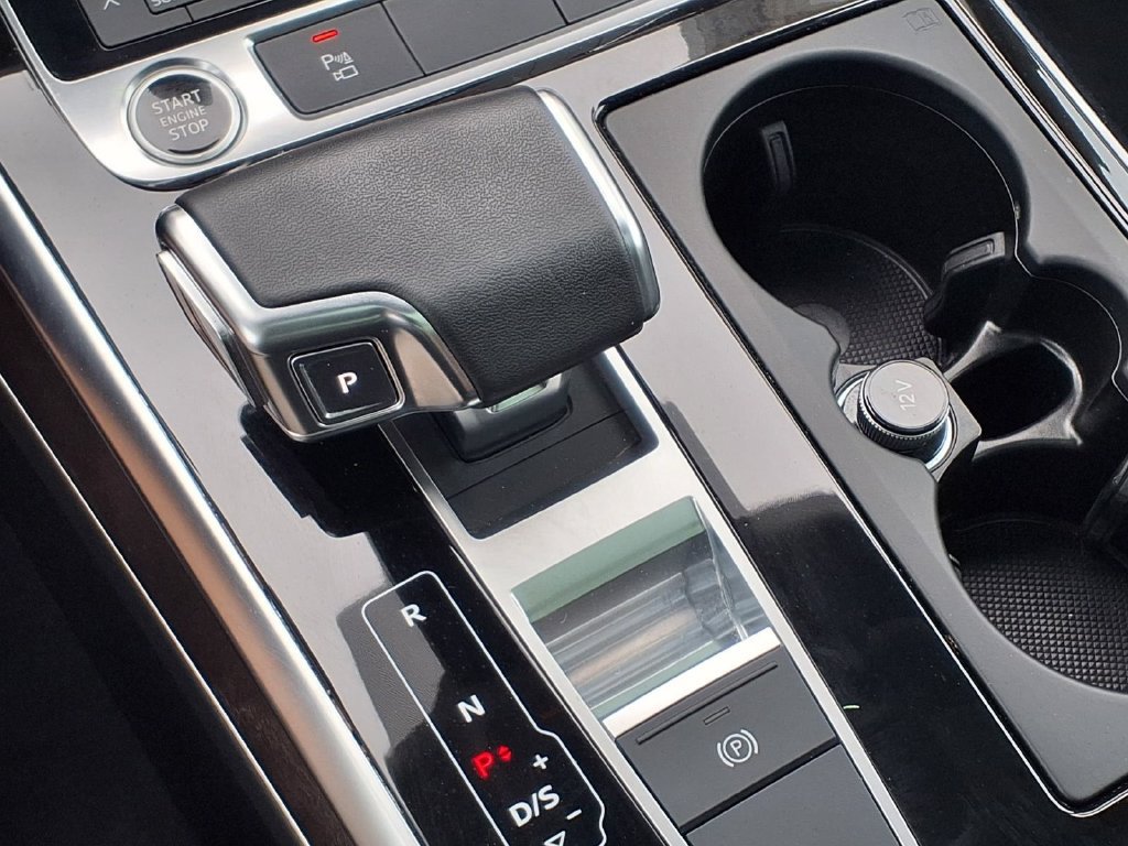 Used 2023 Audi Q8 Premium w/ Convenience Package AWD/4WD image 17