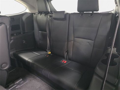 Used 2023 Toyota Highlander XLE image 37
