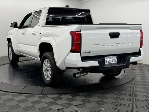 Used 2026 Toyota Tacoma SR5 AWD/4WD image 12