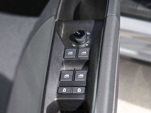 Used 2024 Audi Q4 e-tron Premium Plus w/ Premium Plus image 28