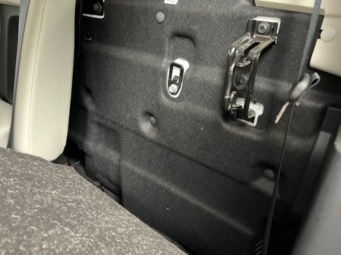 Used 2024 Nissan Titan SV w/ SV Convenience Package AWD/4WD image 19
