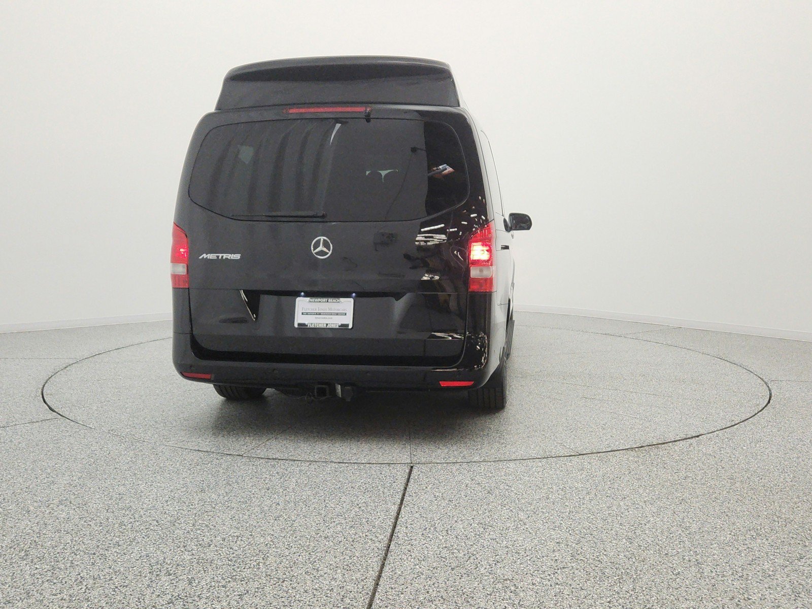 Used 2018 Mercedes-Benz Metris Passenger image 6