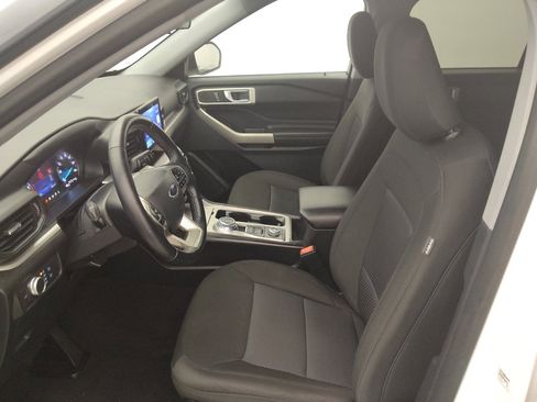 Used 2022 Ford Explorer XLT AWD/4WD image 17