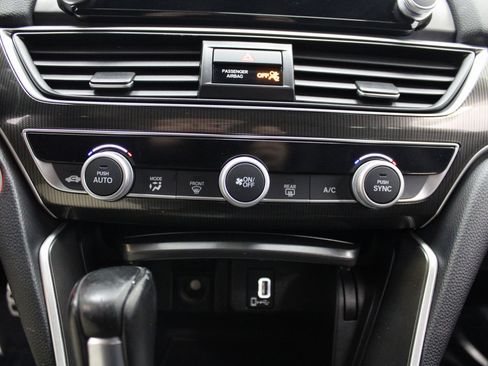 Used 2018 Honda Accord Sport image 38