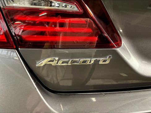 Used 2016 Honda Accord Sport image 7
