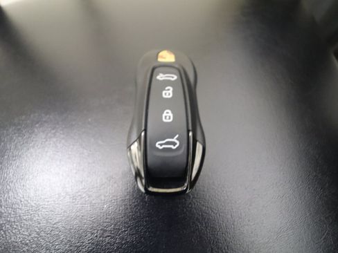 Used 2024 Porsche Macan 4 Electric image 25