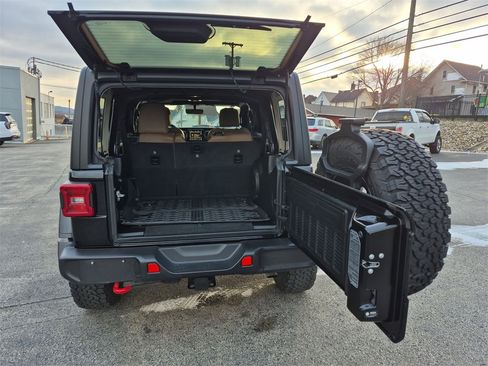Used 2023 Jeep Wrangler Unlimited Rubicon w/ LED Lighting Group image 32