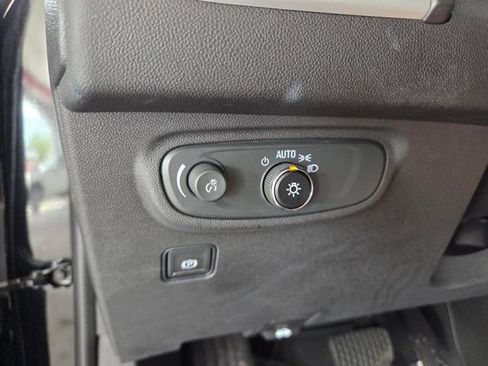 Used 2023 GMC Terrain SLE w/ Driver Convenience Package FWD image 22