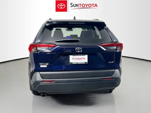 Used 2025 Toyota RAV4 XLE w/ Convenience Package image 5