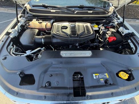 Used 2024 Jeep Wagoneer Series II w/ Flexible Seating Group image 6