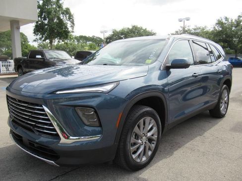 Used 2026 Buick Enclave Preferred FWD image 3