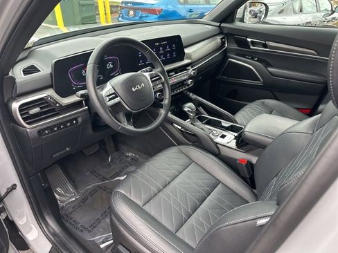 Used 2025 Kia Telluride EX X-Line image 17