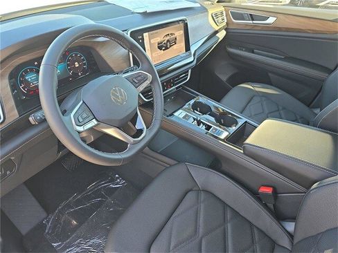 New 2026 Volkswagen Atlas SE image 18
