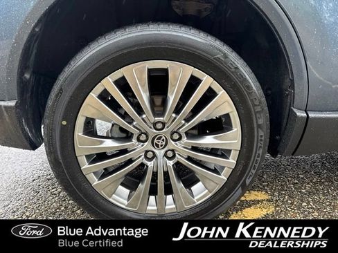 Used 2022 Toyota Venza Limited w/ Advanced Technology Package AWD/4WD image 4