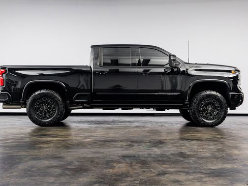 Used 2024 Chevrolet Silverado 2500 High Country w/ Midnight Edition AWD/4WD image 24