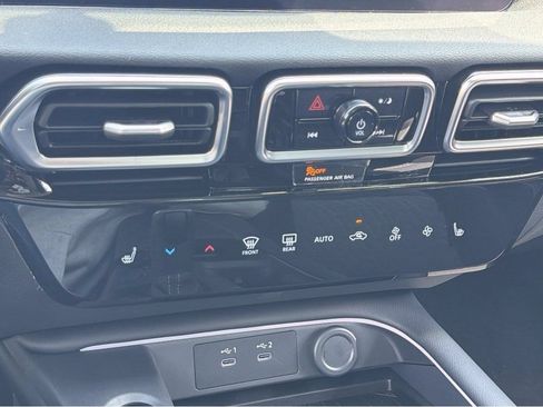 New 2026 Nissan Sentra SV w/ Floor Mat Package FWD image 9