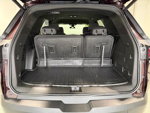 Used 2023 Chevrolet Traverse LT FWD image 32