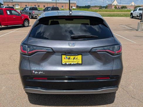 Used 2023 Honda HR-V EX-L image 4