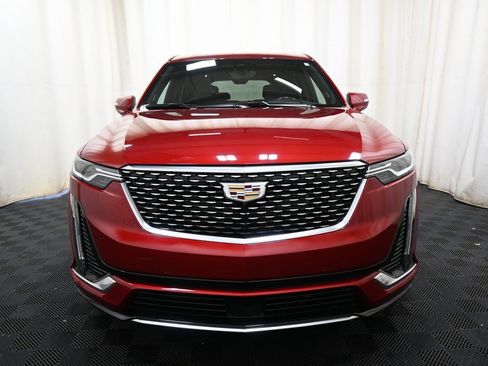 Used 2023 Cadillac XT6 Premium Luxury w/ Technology Package image 2