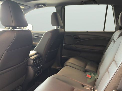 Used 2024 Honda Passport Black Edition image 17
