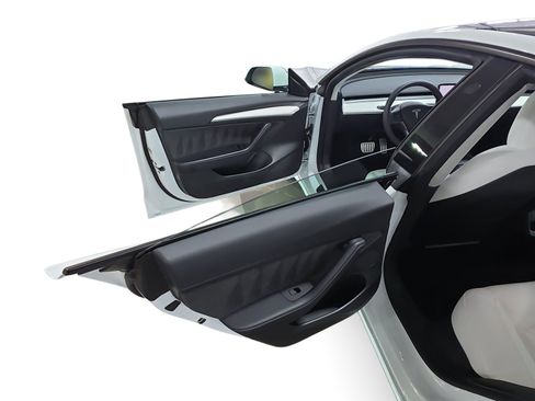 Certified 2023 Tesla Model 3 Performance AWD/4WD image 10