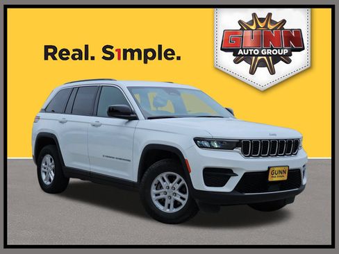 Used 2024 Jeep Grand Cherokee Laredo RWD image 1