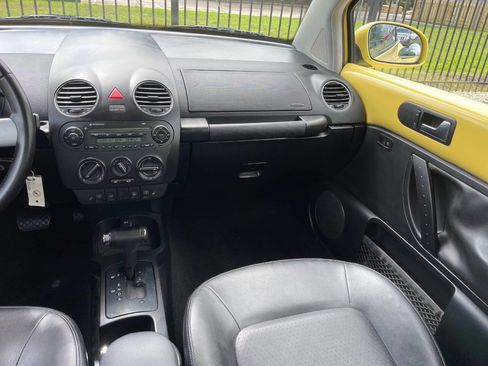 Used 2009 Volkswagen Beetle Coupe image 20