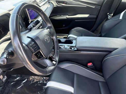 Used 2025 Toyota Camry SE FWD image 13