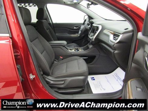 Used 2023 GMC Acadia SLE image 36