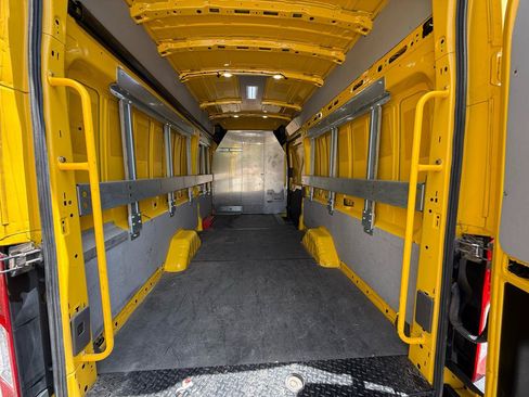 Used 2022 Ford Transit 250 148 High Roof Extended w/ Parcel Delivery Package RWD image 21