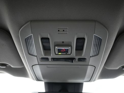 Certified 2023 Toyota Highlander XLE image 17