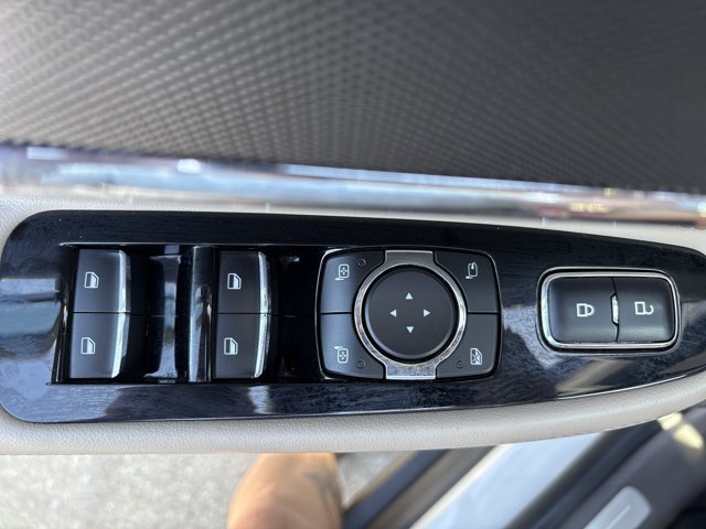 Used 2020 Lincoln Corsair Reserve w/ Appearance Package FWD image 19