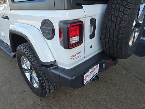 Used 2018 Jeep Wrangler Unlimited Sahara image 26