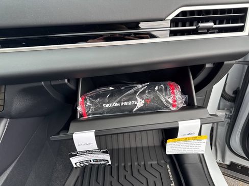 New 2026 Mitsubishi Outlander AWD image 21