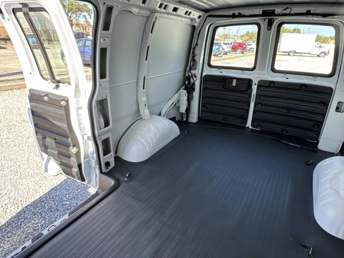 New 2025 Chevrolet Express 2500 w/ Enhanced Convenience Package image 10