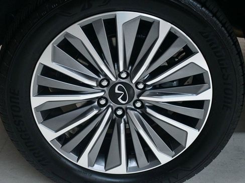 Used 2025 INFINITI QX80 Sensory image 21