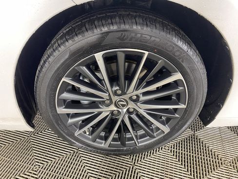 Used 2023 Lexus ES 350 w/ Premium Package image 12