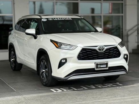 Certified 2020 Toyota Highlander XLE image 10