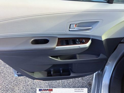 Used 2021 Toyota Sienna XLE image 12