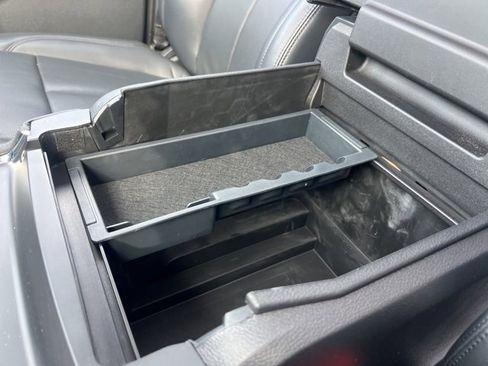 Certified 2024 Ford Expedition XLT image 18