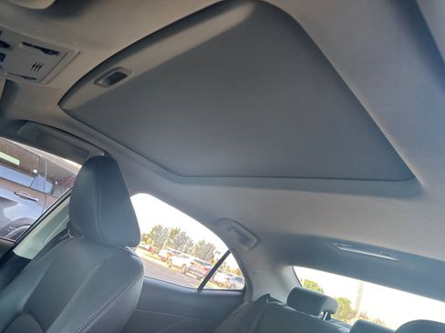 Used 2016 Lexus IS 300 AWD image 11