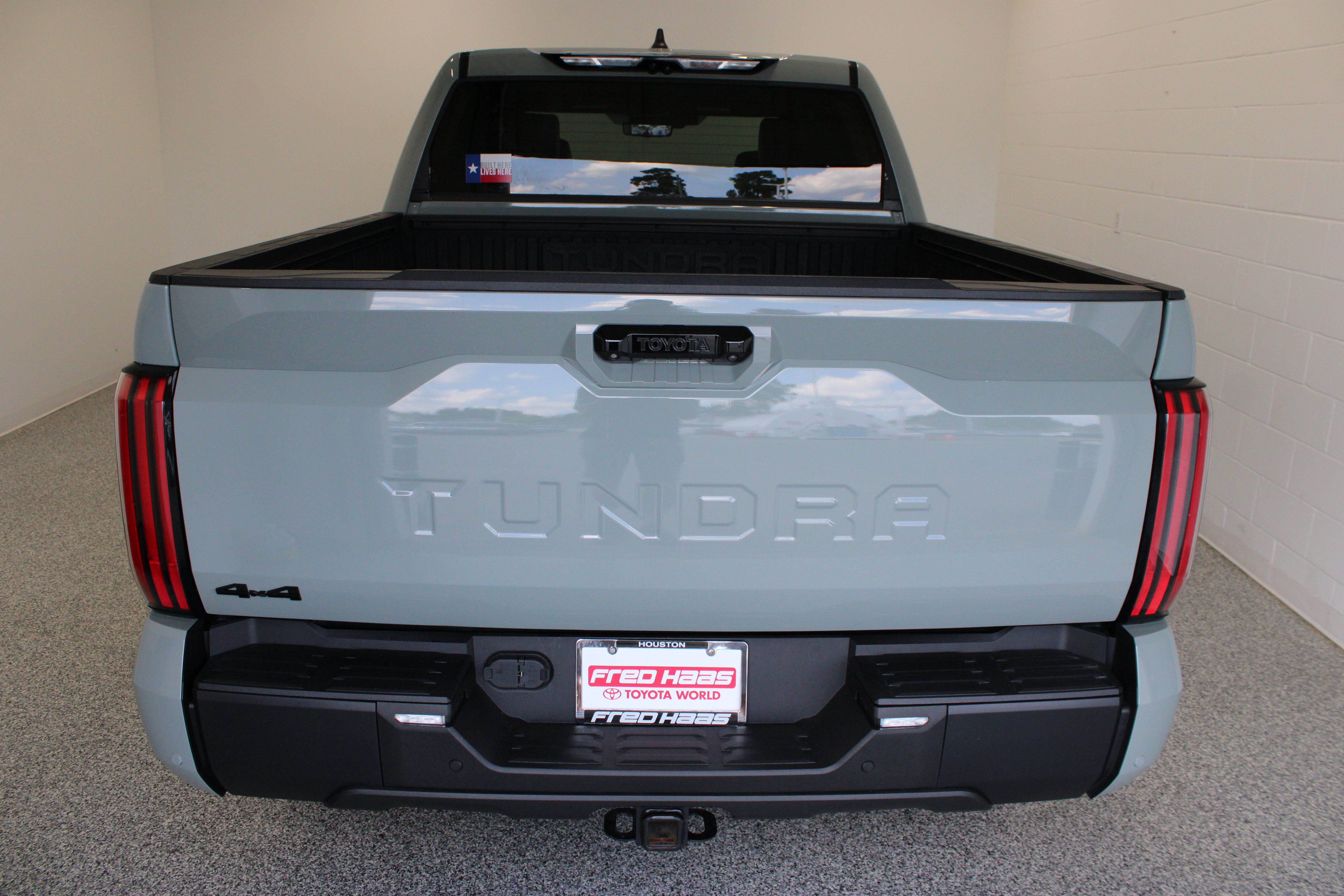 Used 2025 Toyota Tundra Limited AWD/4WD image 8