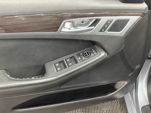 Used 2017 Genesis G80 3.8 RWD image 48