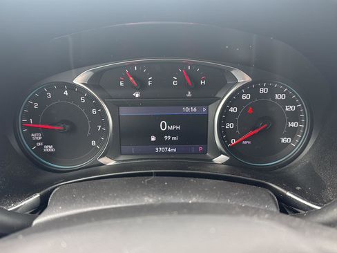 Used 2023 Chevrolet Equinox Premier image 16