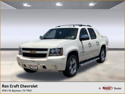 Used 2012 Chevrolet Avalanche LTZ RWD image 1