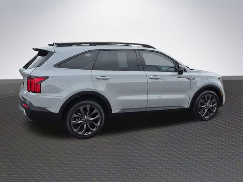 Used 2023 Kia Sorento SX Prestige image 4