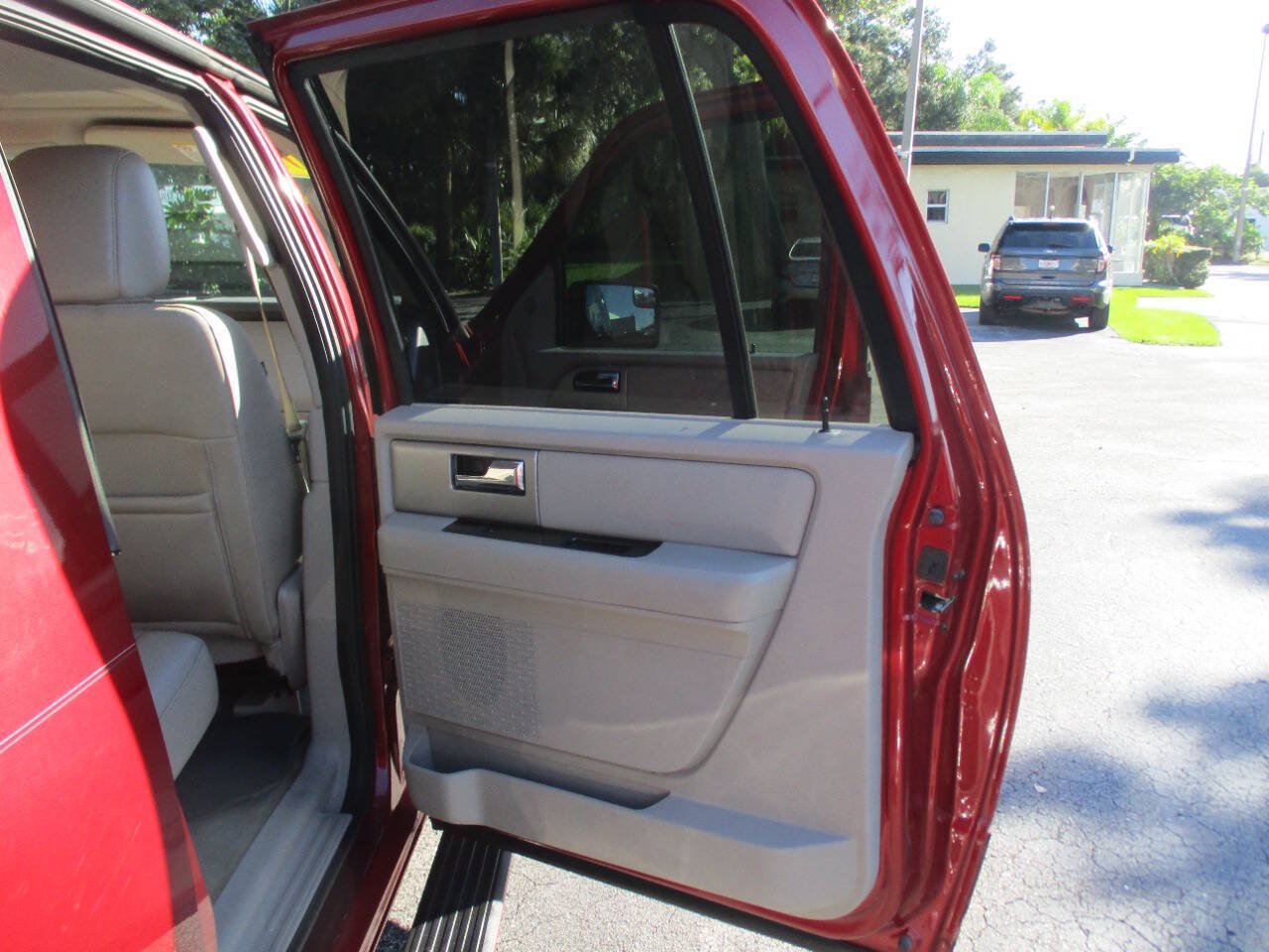 Used 2013 Ford Expedition EL Limited RWD image 27