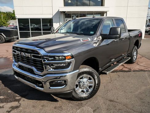 Used 2026 RAM 2500 Tradesman w/ Chrome Appearance Group AWD/4WD image 8